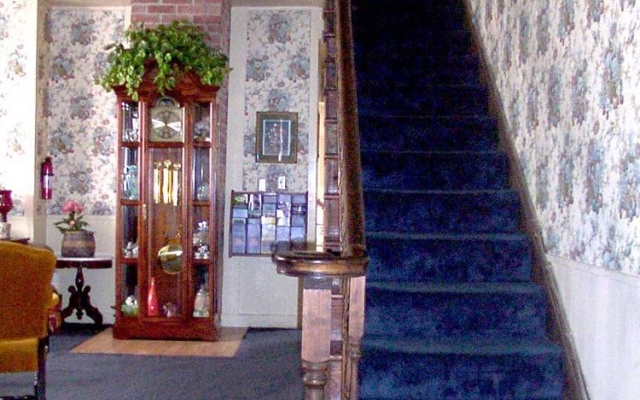 photo 2 of Glass Beach Inn