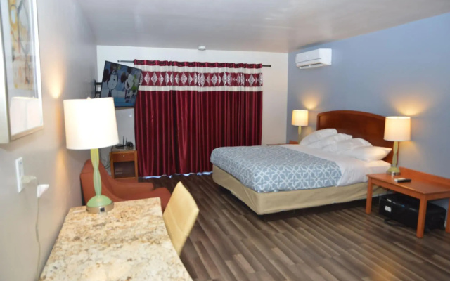 photo 2 of Glass Slipper Inn - Stanford Palo Alto