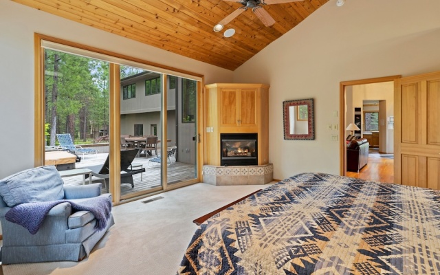 photo 3 of Glaze Meadow 376 3 Bedroom Home by RedAwning