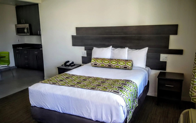 photo 2 of Jewel City Inn