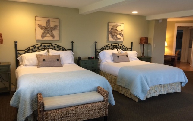 photo 4 of Glen Cove Inn & Suites