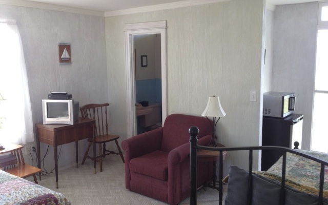 photo 3 of Glenacres Inn