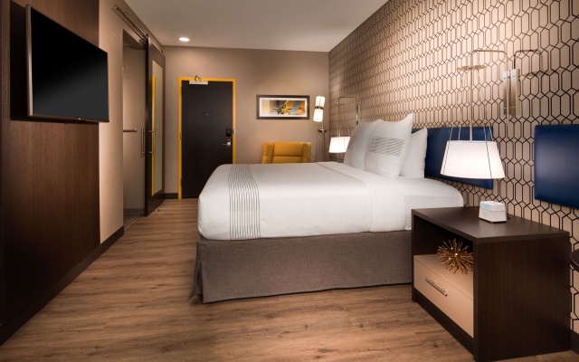 photo 3 of GLō Hotel Asheville-Blue Ridge Parkway