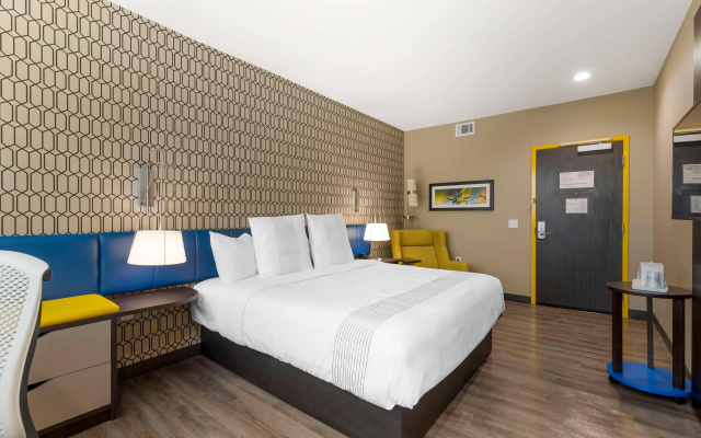photo 2 of Glō Best Western Pooler - Savannah Airport Hotel