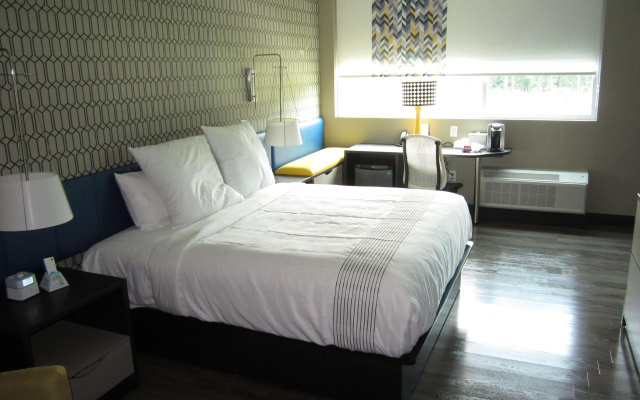 photo 4 of GLō Best Western Savannah-Gateway I-95
