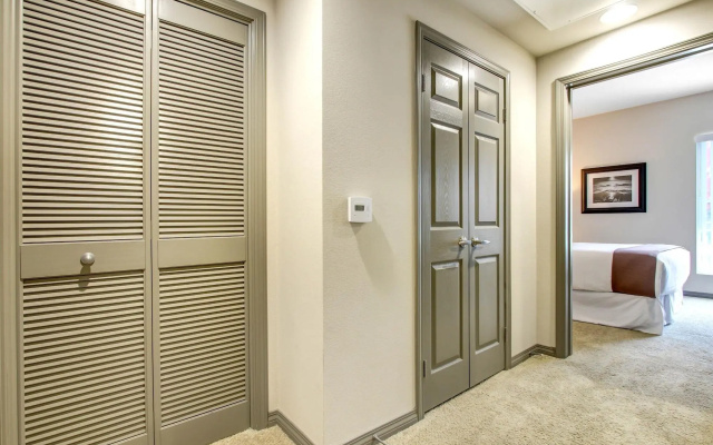 photo 4 of Global Luxury Suites at Marina Del Rey
