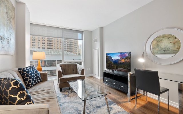 photo 4 of Global Luxury Suites Center City