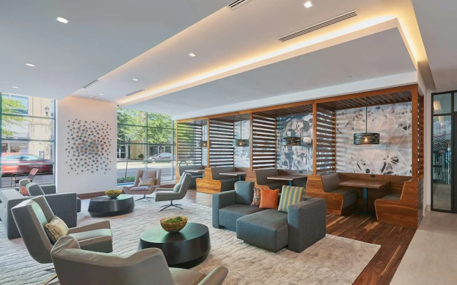 photo 2 of Global Luxury Suites Clarendon Metro