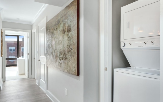 photo 4 of Global Luxury Suites on Prospect Street