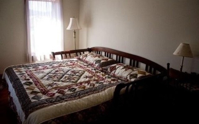 photo 2 of Golden Eagle Inn