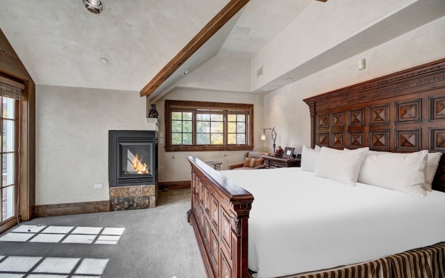 photo 2 of Golden Peak Luxury 4 BR Penthouse - Ski-in/out by RedAwning