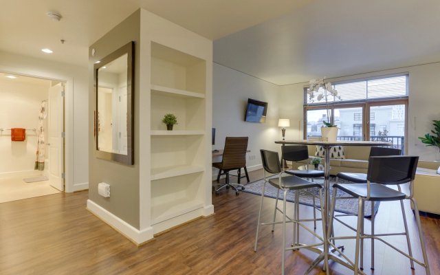 photo 3 of Gorgeous 1BR Apt in the heart of Downtown PDX