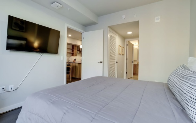 photo 4 of Gorgeous 1Br at Clarendon With Gym
