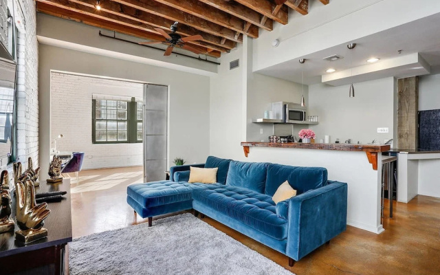 photo 4 of Gorgeous 3br/2ba Industrial Apt in Nola by Domio
