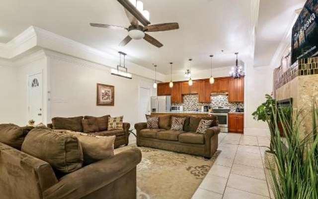 photo 2 of Gorgeous 4BR City Condo 5min drive to FQ
