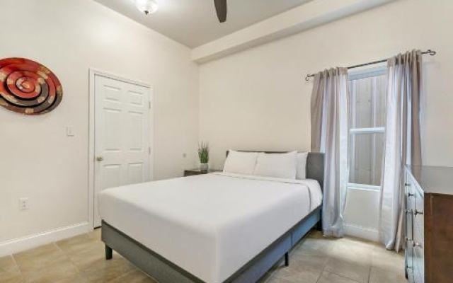 photo 3 of Gorgeous 4BR City Condo 5min drive to FQ