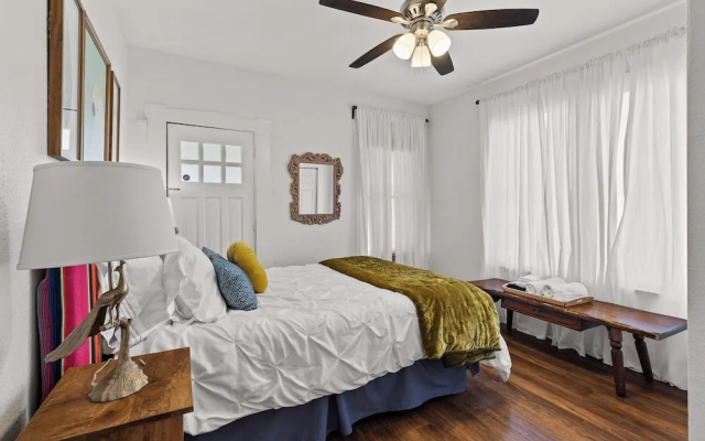 photo 3 of Gorgeous Artistic Fully Fenced Home Near Downtown
