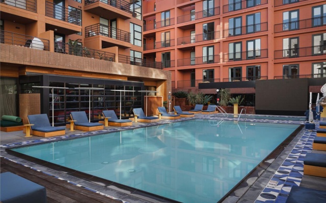 photo 3 of Gorgeous Hollywood Living
