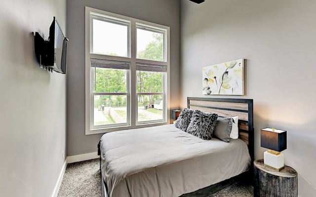 photo 2 of Gorgeous NEW Luxury Home in Nashville 3BD 2.5 BA