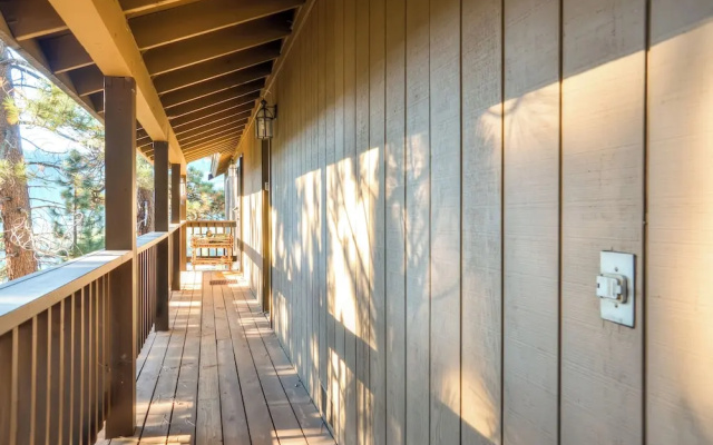 photo 5 of Cozy Lake-view Hideaway! Pet-friendly Truckee Home
