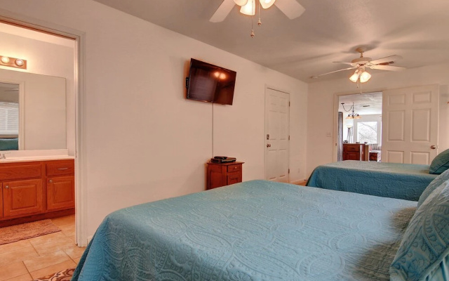 photo 4 of Gracelanda Ww C302 1 Bedroom Condo by RedAwning