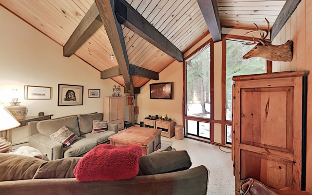 photo 4 of Grand Mountain Lodge W/ Tahoe Donner Amenities 4 Bedroom Home