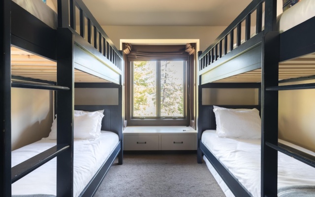 photo 5 of Bronson by AvantStay | Sleeps 17! On the Slopes! Squaw Valley w/Hot Tub&Fire Pit