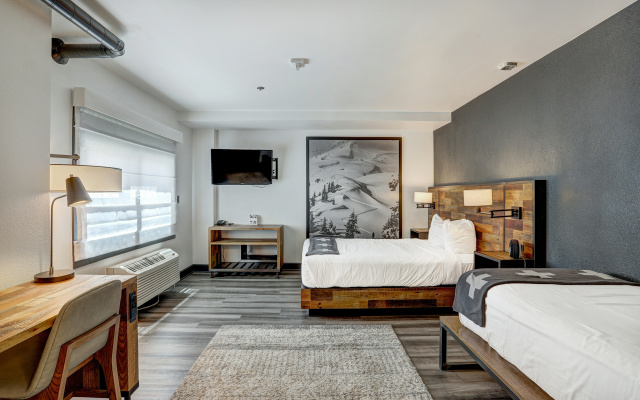 photo 4 of Gravity Haus Breckenridge