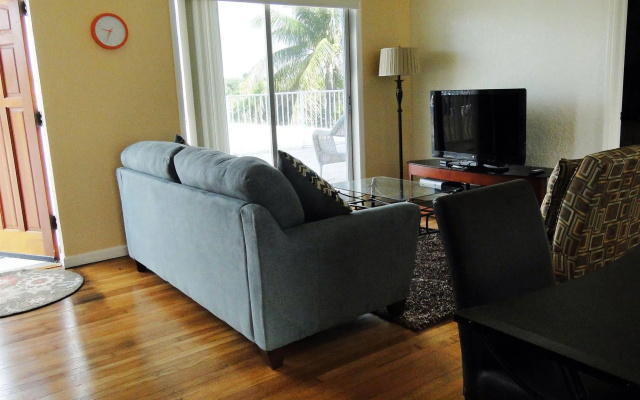 photo 2 of Great Escape Apartments by Lowkl