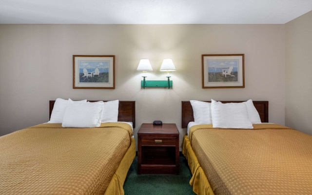 photo 5 of Travelodge by Wyndham Spirit Lake/Okoboji