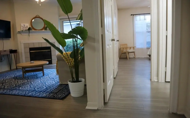 photo 5 of Great location and upgraded apartment!