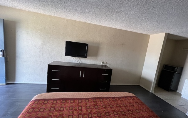photo 5 of Great Western Inn & Suites
