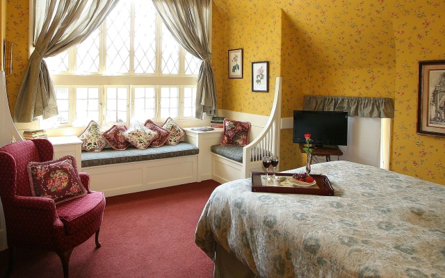 photo 3 of Green Gables Inn, A Four Sisters Inn