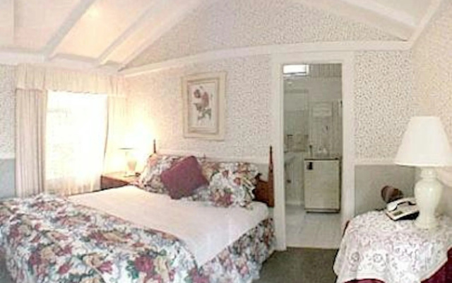 photo 2 of Carmel Green Lantern Inn