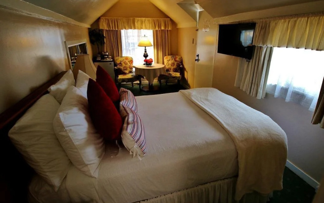 photo 5 of Carmel Green Lantern Inn