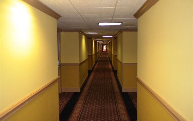photo 4 of Greenway Inn Suites