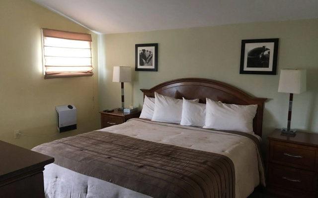 photo 3 of The Grenville Hotel and Restaurant