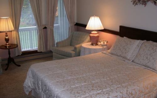 photo 5 of Grey Bonnet Inn