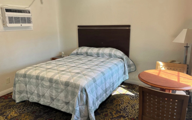 photo 3 of Griffith Park Motel - LA Hollywood Area