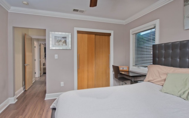 photo 3 of Ground Floor In Venice Near The Beach 3 Bedroom Home by RedAwning