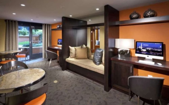 photo 3 of Marriott ExecuStay 425 Mass