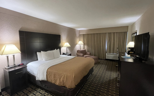 photo 4 of Quality Inn & Suites Cincinnati Downtown Area