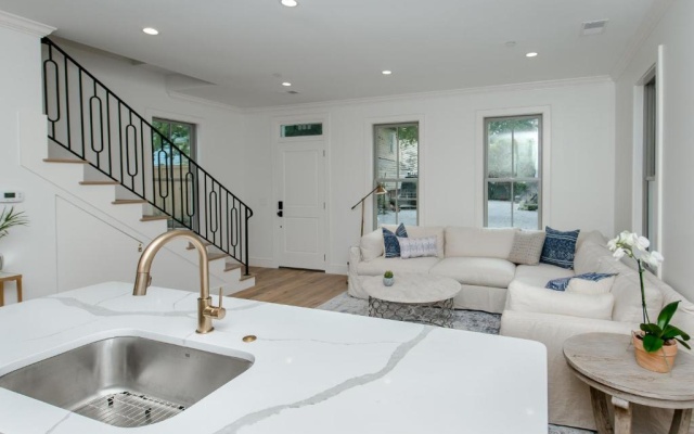 photo 3 of Guesthouse Charleston WEST 242 B and C