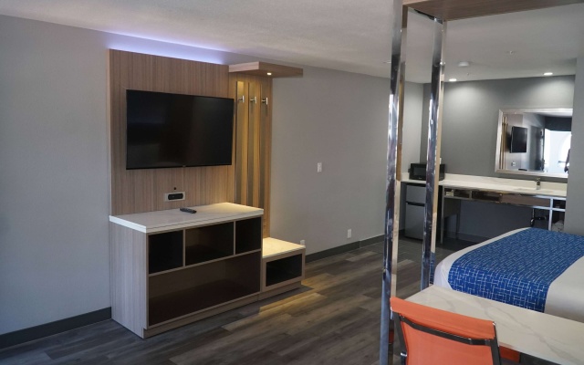 photo 4 of Travelodge by Wyndham Whittier