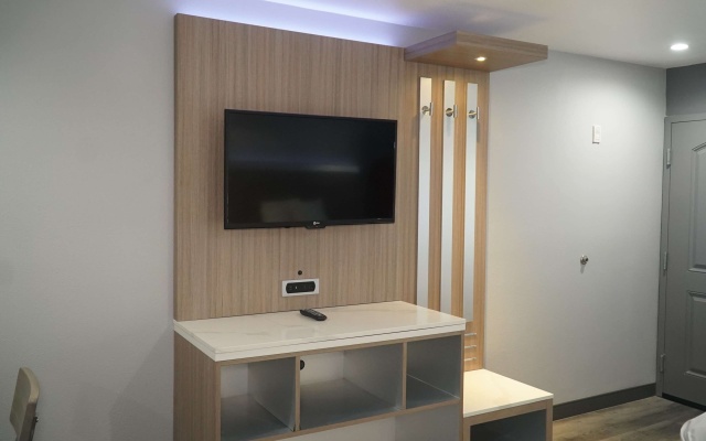 photo 5 of Travelodge by Wyndham Whittier