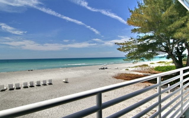 photo 4 of Gulf Tides