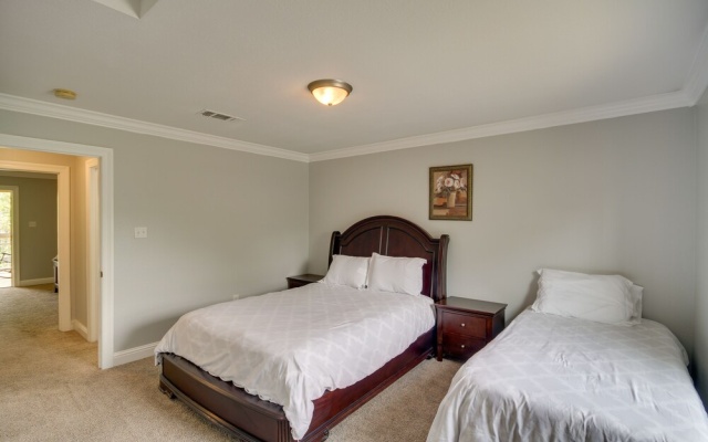 photo 4 of Gulfport Condo w/ Private Balcony - Walk to Beach!