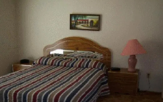 photo 5 of Hacienda Court