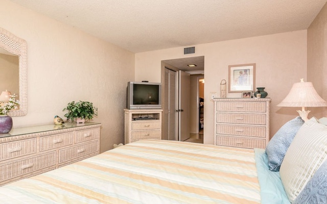 photo 4 of Hacienda del Sol I by Ocean Properties