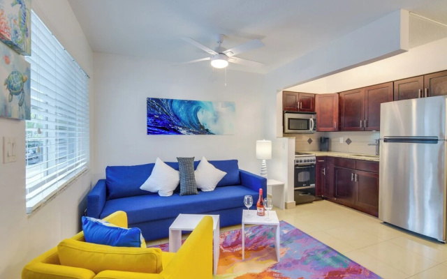 photo 3 of 2 Mi to Ocean: Dog-friendly Hallandale Beach Condo